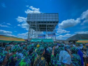 e19353bf-a9c8-4da3-89ab-9c94745de8c0-300x225 Residents Hail Governor AbdulRazaq as Otte/Budo-Egba Waterworks Comes Alive