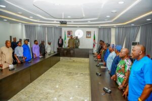 82f14e38-2291-486d-b394-50c86143fa67-300x200 Gov. AbdulRazaq Hosts Eruku Community, CAN Leaders, Condemns Attacks on Worshippers and Farmers