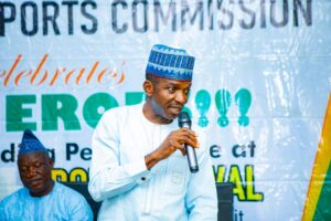 139a2542-2db9-4cb2-9aed-3824e24ed80e-300x200 Gov AbdulRazaq Rewards Asaba 2025 National Youth Games Medalists, Hosts Parents in Ilorin