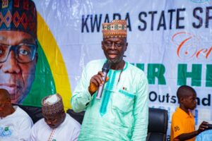 9974fc3e-18c9-4fae-8013-9b5f6eea4d24-300x200 Gov AbdulRazaq Rewards Asaba 2025 National Youth Games Medalists, Hosts Parents in Ilorin