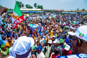 3be4fc0a-e914-456b-aa93-b29fe991ce9f-300x200 APC in Kwara South Unites for Tinubu’s Second Term, Backs Kwara North Governorship