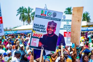 8dd24654-fbf6-47cc-aa65-0e5200522a5f-300x200 APC in Kwara South Unites for Tinubu’s Second Term, Backs Kwara North Governorship